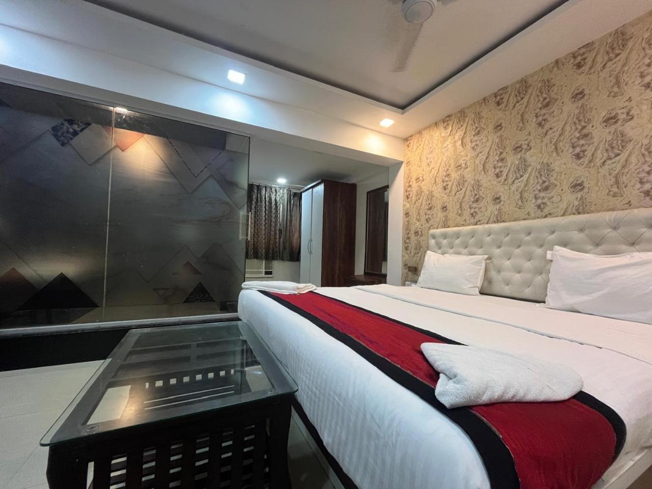 Arsh Executive Inn Дайв Экстерьер фото